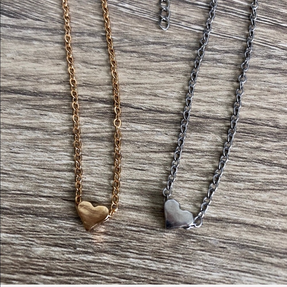 ⭐️ 4 for $23 any style. Dainty heart necklace - Picture 4 of 6